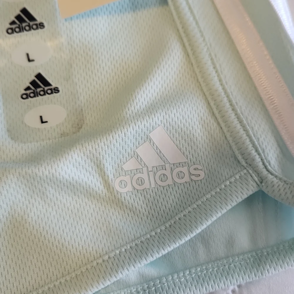 Girl's Adidas L(14) Ice Mint shorts - Picture 3 of 4